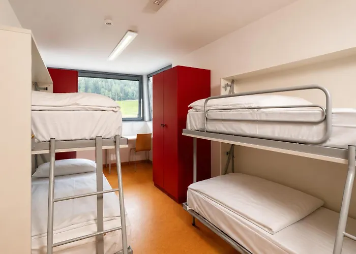 Mountains Hostel - Lago Di Tesero