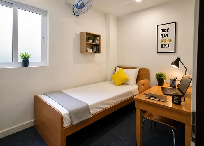 Cuberooms Airport Transit Hotel & Co-Living