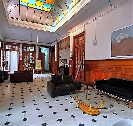 1900 Backpacker'S Hostel