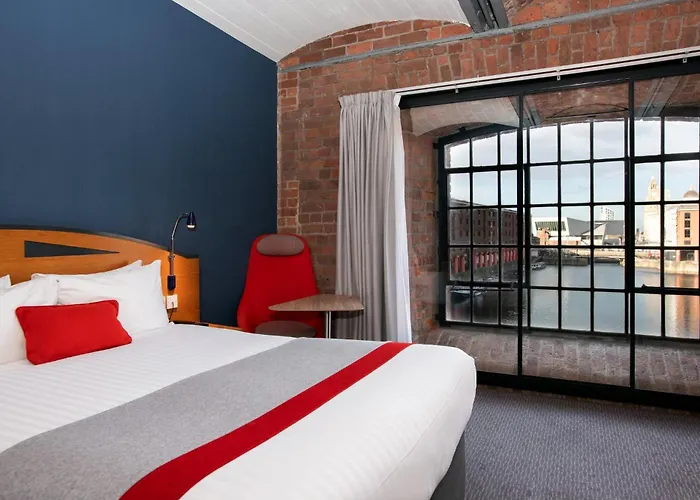 Hotels with tennis Holiday Inn Express Liverpool-Albert Dock By Ihg