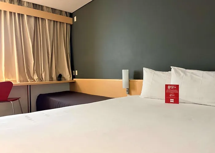  Ibis Monterrey Valle