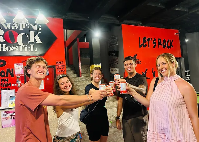 Vangvieng Rock Backpacker Rooftop Hostel