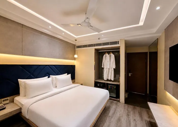 Hotels With Four Stars Prime Delhi