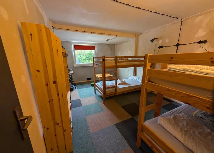 Monkey Factory - Mini Home-Stay Hostel