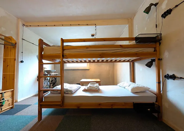 Monkey Factory - Mini Home-Stay Hostel