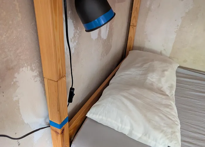 Monkey Factory - Mini Home-Stay Hostel