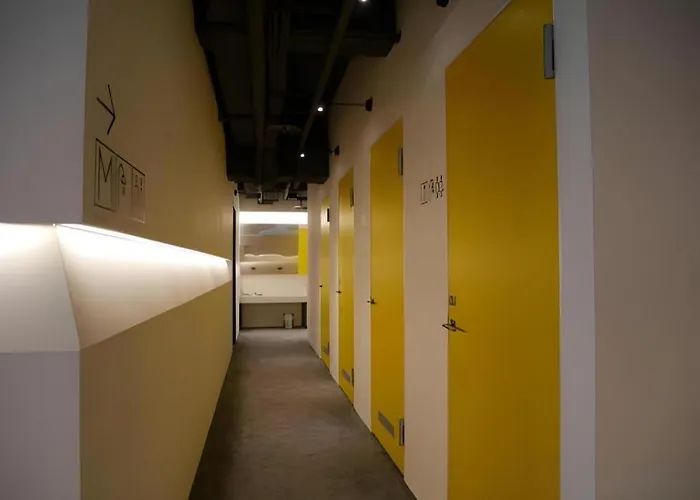 Bouti City Capsule Inn