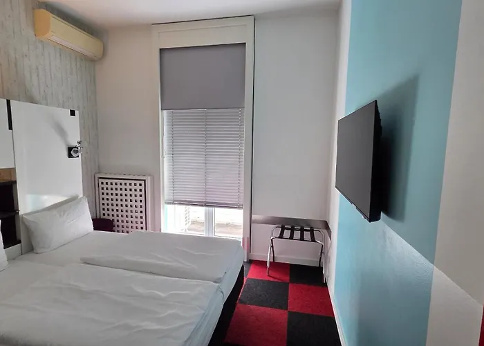 3 SterneHotel Cristall - Frankfurt City