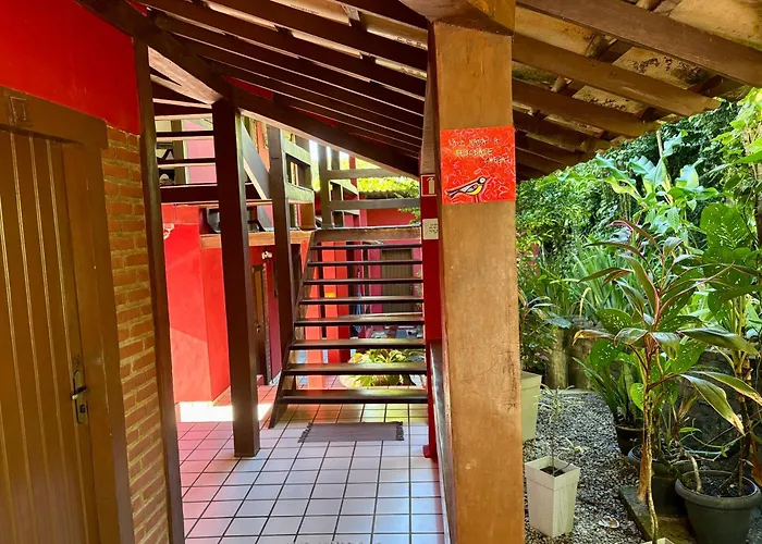 Novos Baianos Hostel E Pousada