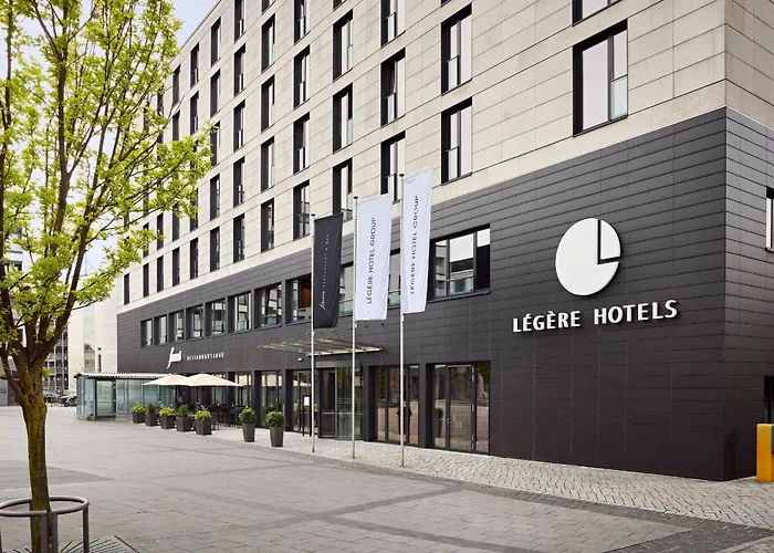 LÉGÈRE HOTEL