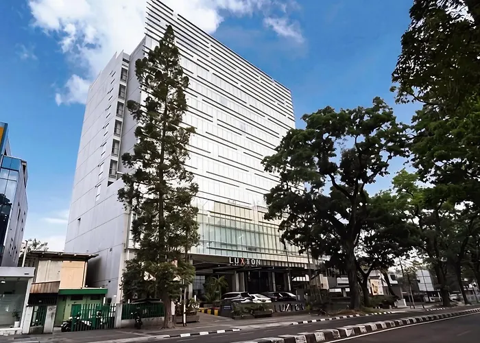  Luxton Bandung