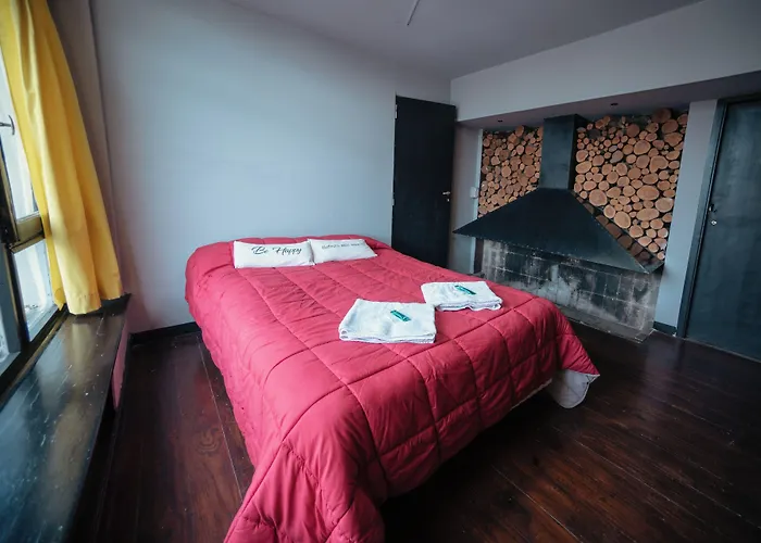 Moving Hostel Travel Bar