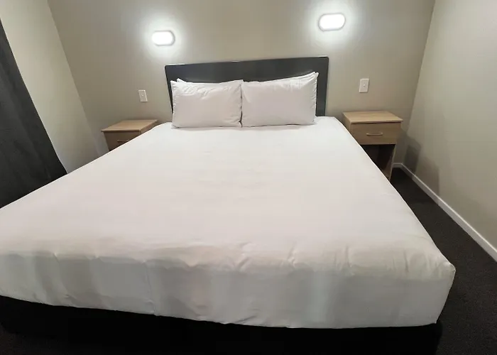 Hotels With Four Stars Marineland Beachfront Accommodation