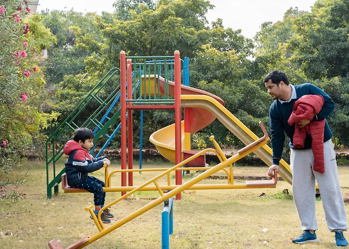 Hotels with tennis Clarks Safari Pushkar