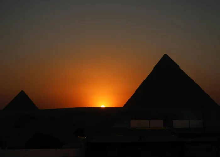 Life Pyramids Inn