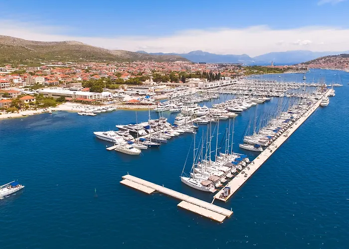 Marina Baotic Apartments