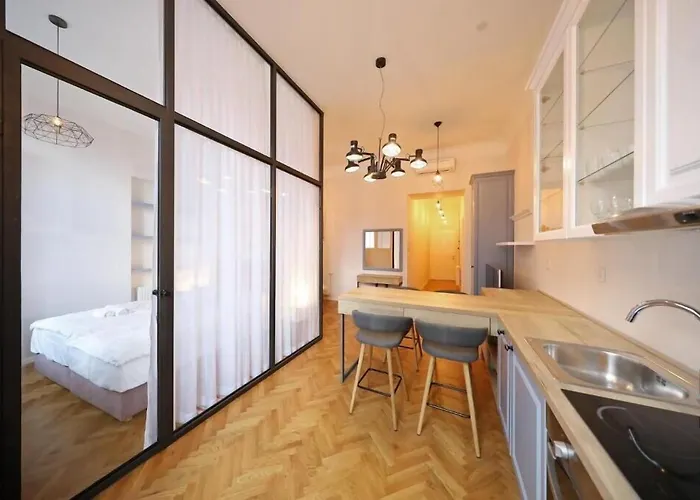 Stay Swanky Hostel