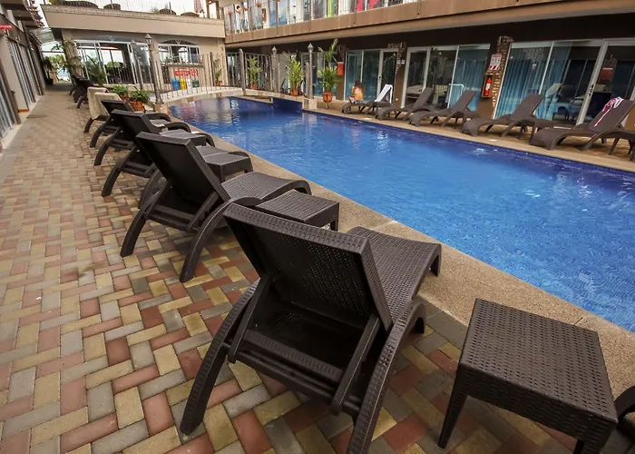 Beachfront Hotel Tramonto