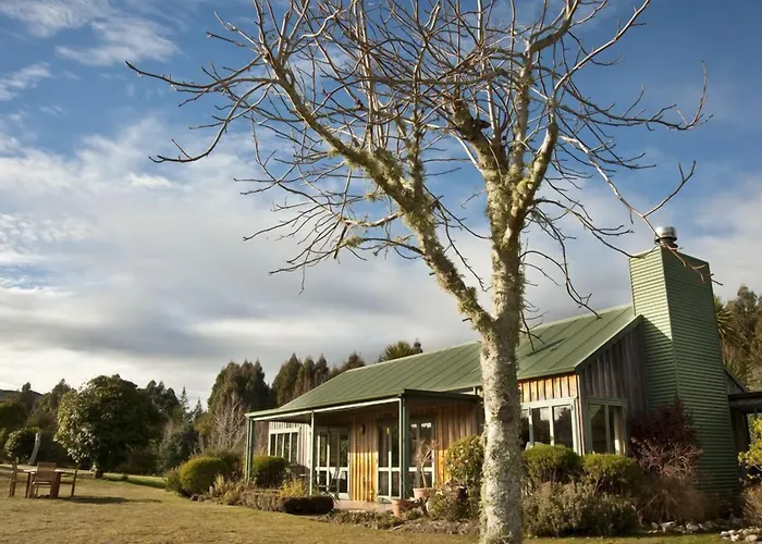 Vacation homes Whakaipo