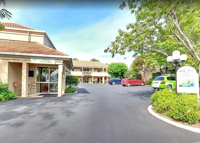 Tuscana Motor Lodge