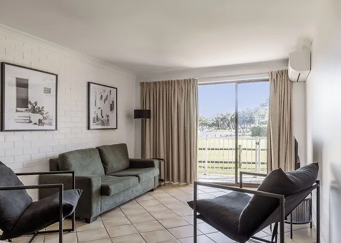Cheap hotels Main Beach Apartments