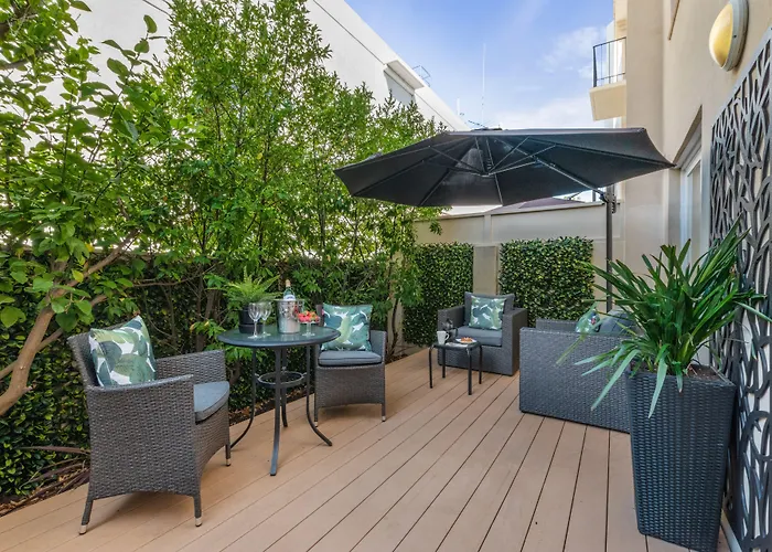 Peninsula Riverside Serviced Apartments