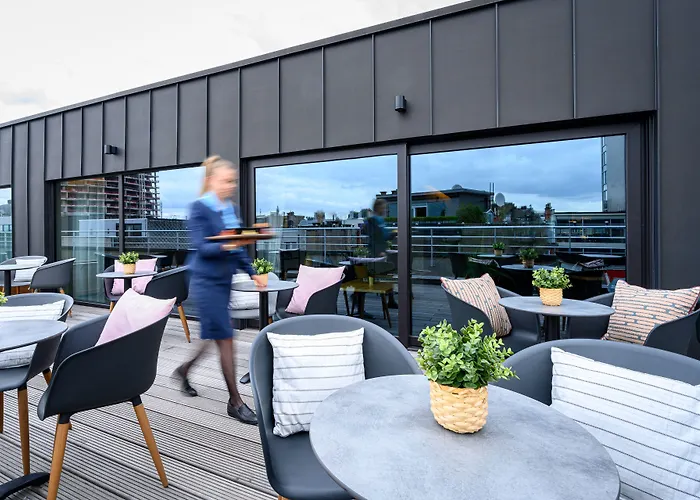 PREMIER SUITES