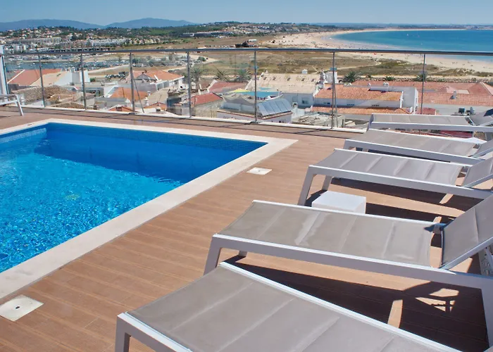 Topcity Hostel & Suites