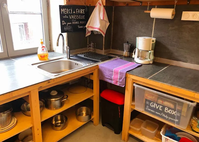 La Maison Rouge - Backpacker Hostel