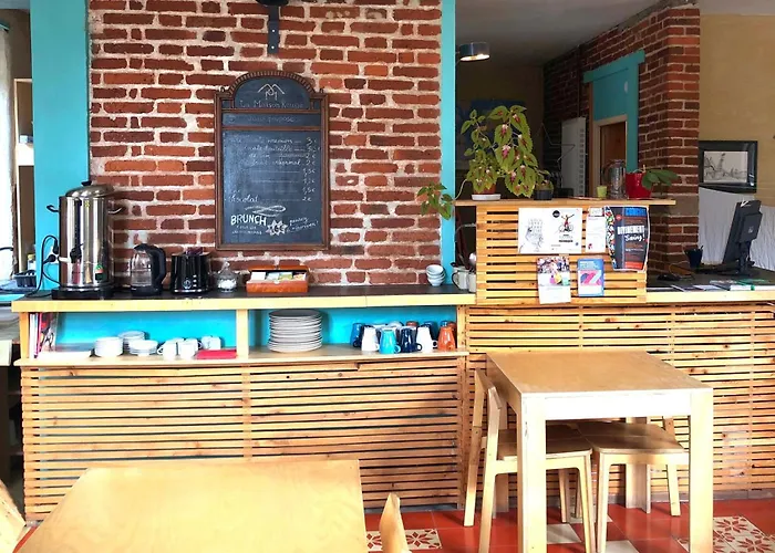 La Maison Rouge - Backpacker Hostel