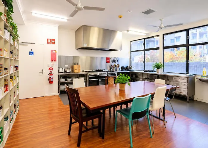 Downtown Backpackers Perth - Note - Valid Passport Required For Check In