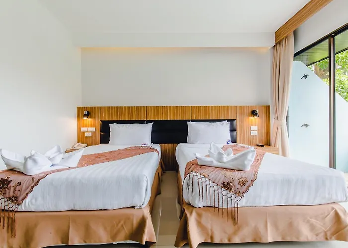 Beach Hotels Karon Whale Resort