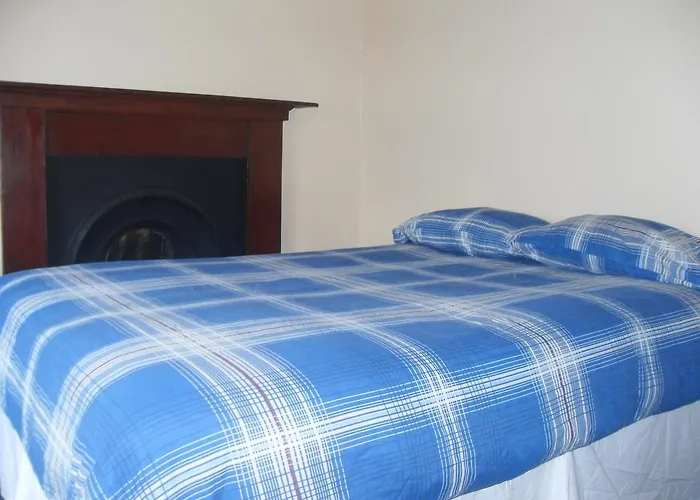 Saucy Mary'S Private Rooms & Hostel