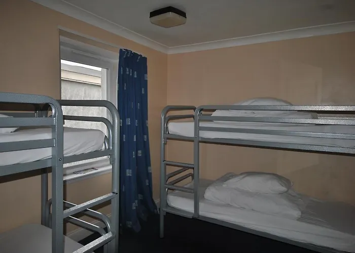 Saucy Mary'S Private Rooms & Hostel