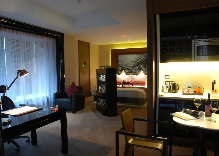 Pet Friendly hotel: Pudi Boutique Hotel Fuxing Park Shanghai