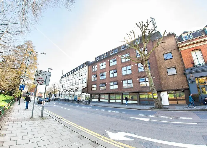 Kensal Green Backpackers 2