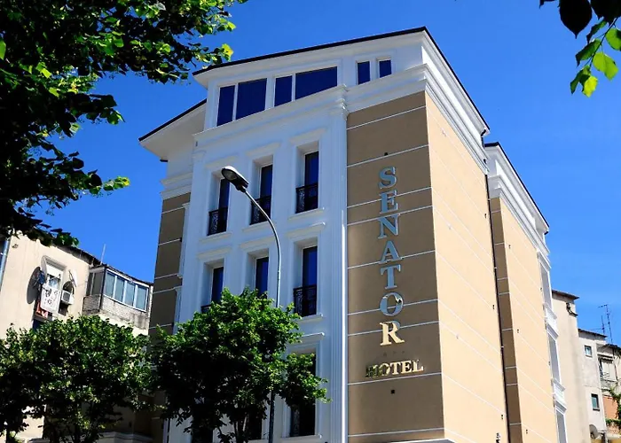 Hôtel central: Senator Hotel