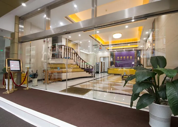 B&B only: Sky Hotel Chinatown