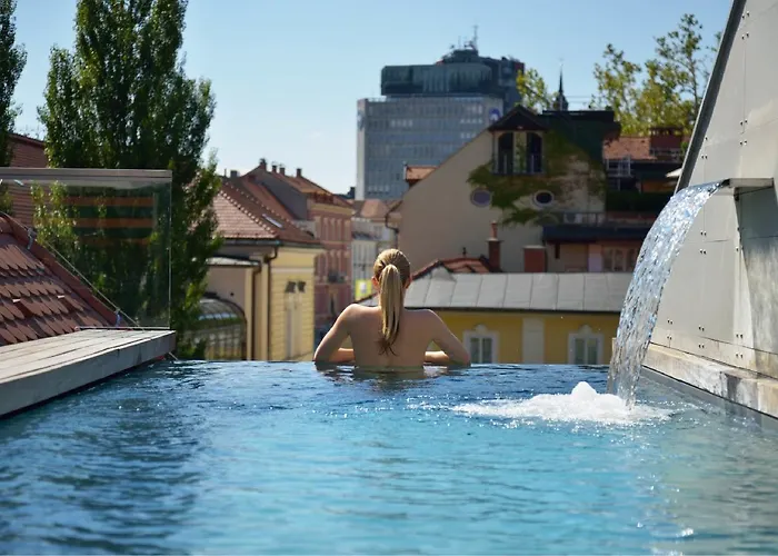 Hotels with pool Vander Urbani Resort - A Member Of Design s