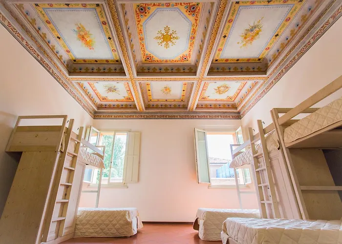 Student's Hostel Estense