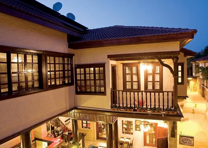 Сity center hotels Cicerone Lodge