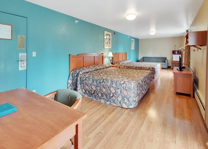 Long House Alaskan Hotel