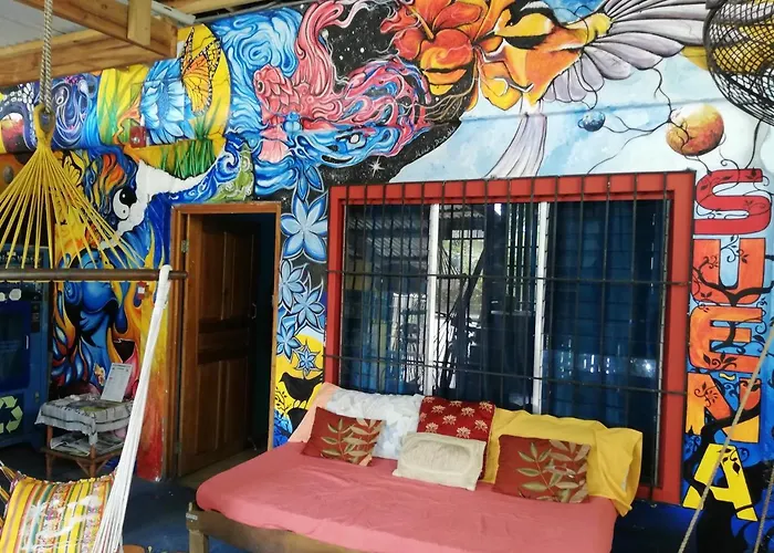 Cliff'S Hostel