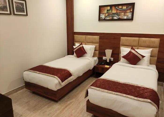 Red Crown Hotel