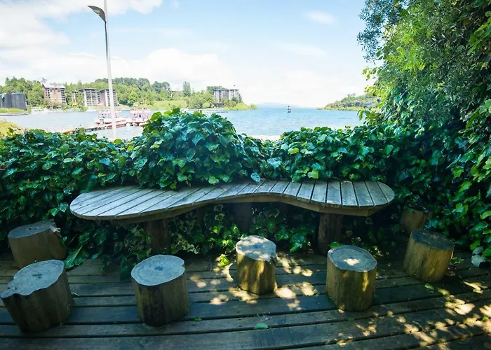 Chili Kiwi Lakefront Backpackers