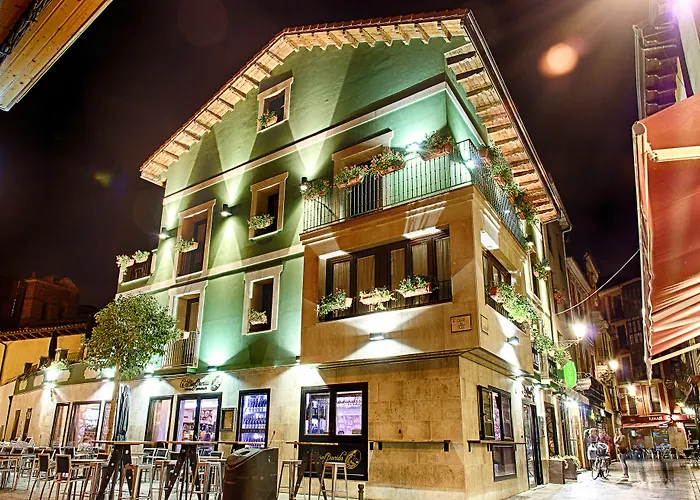 Guest house: Leon Center Rooms