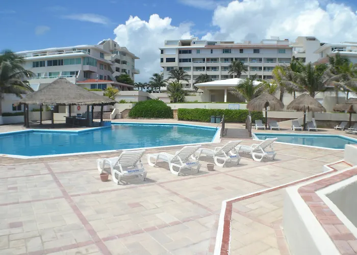 Brisas 10 Beachside Suites