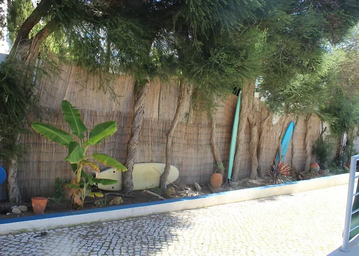 Ericeira Chill Hill Hostel & Private Rooms