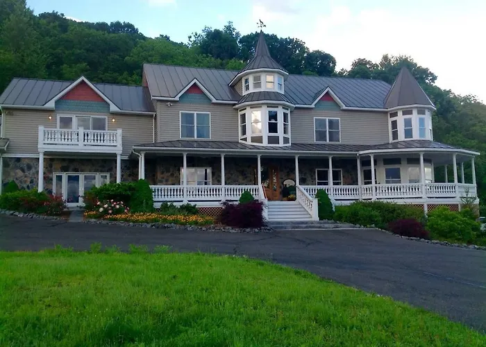 Skyline Vineyard Inn