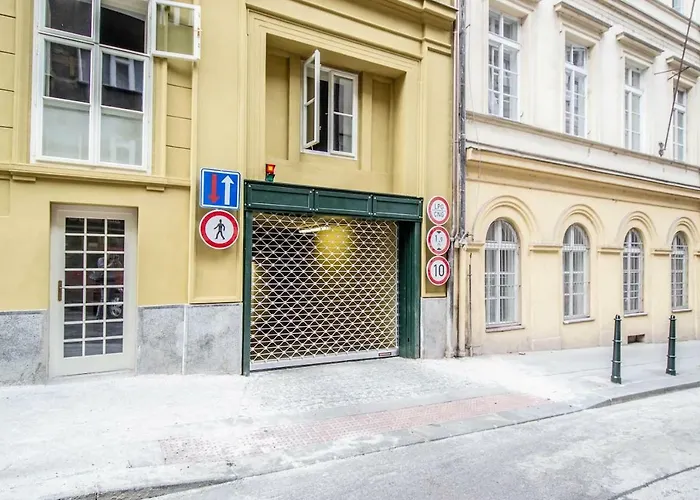 Design 3Bdr In Residence, Free Parking